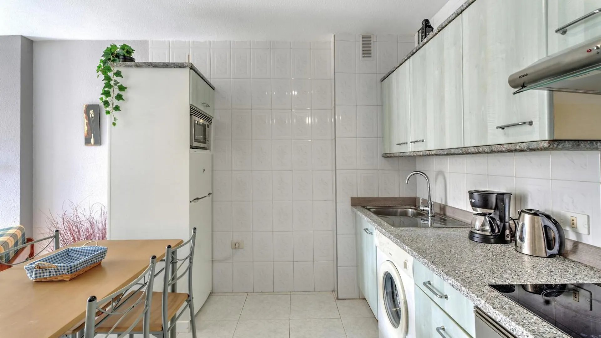 公寓 Apartamento Retama 阿德耶